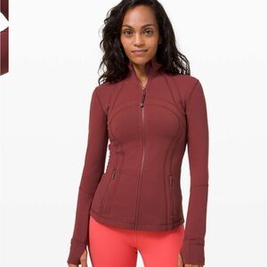 Lululemon define jacket nulu size 6! Great condition color is Savannah I think!!
